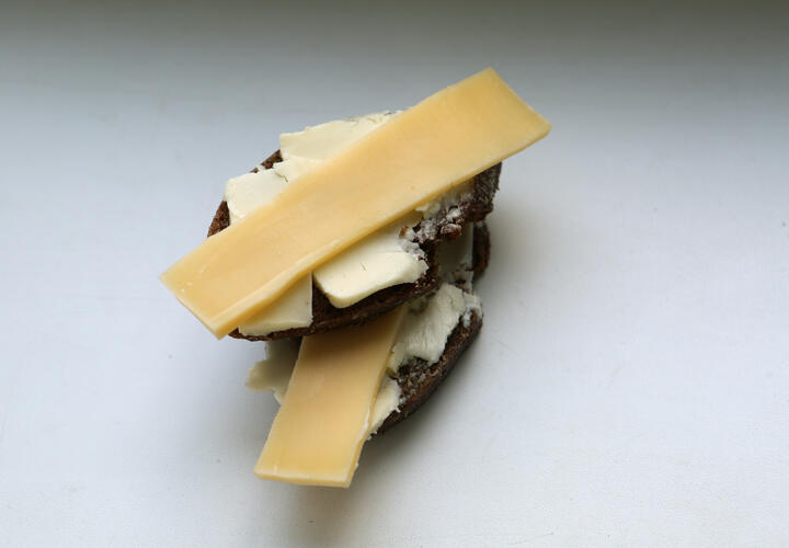 Производители кормят Россиян поддельным маслом и сыром. Доля фальсификаций на рынке достигла максимума