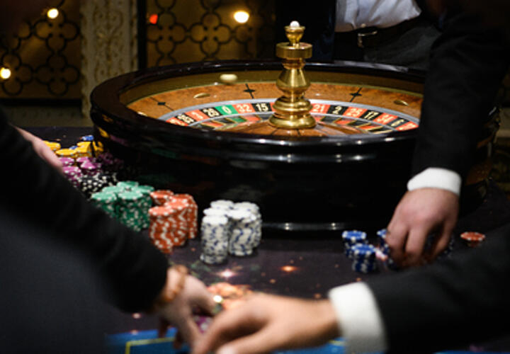 Стране нужны деньги, плюс 100 млрд: Минфин предложил легализовать онлайн-казино в России