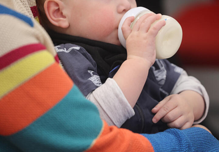 Угроза для младенцев: детские сухие смеси Нестле признали опасными, в них могут содержаться токсины