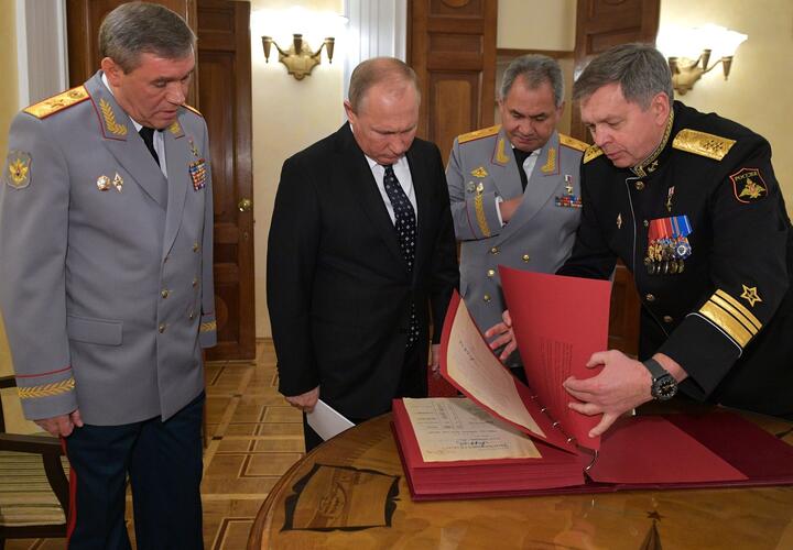 В Абу-Даби скоро начнётся первая трёхсторонняя встреча по вопросу Украины. Что известно? 