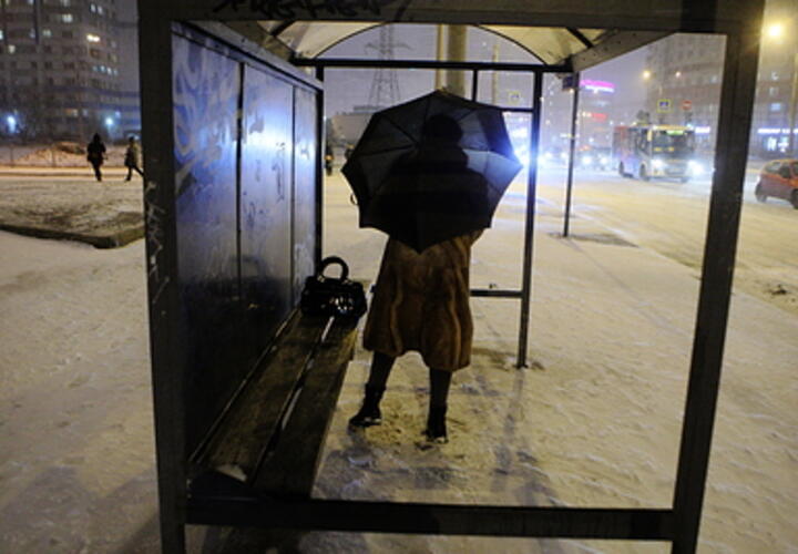 «Якобы поломался»: жители станицы Калужской на Кубани терпят произвол перевозчика, который должен возить людей в Краснодар