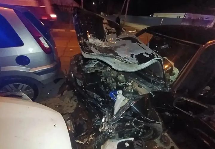 14-летняя девочка и два молодых водителя пострадали в аварии на Кубани