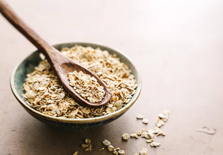 Неожиданные последствия употребления овсянки назвали диетологи