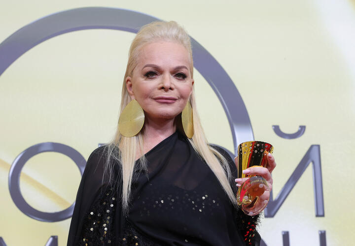 Лариса Долина