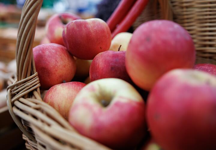 Яблоки
