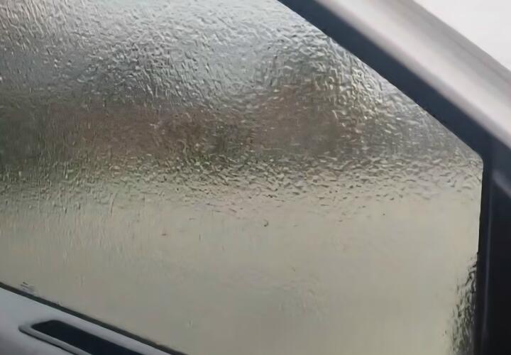 От опасного ледяного дождя страдают жители Анапы и Темрюкского района Кубани