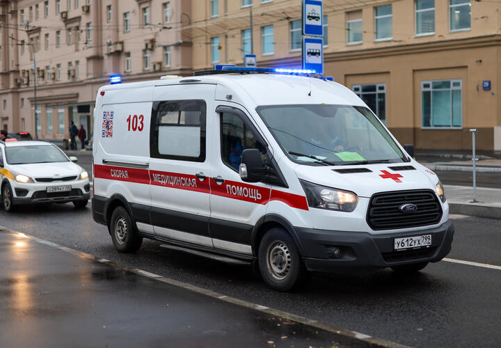 Подросток с тяжелыми травмами доставлен в больницу