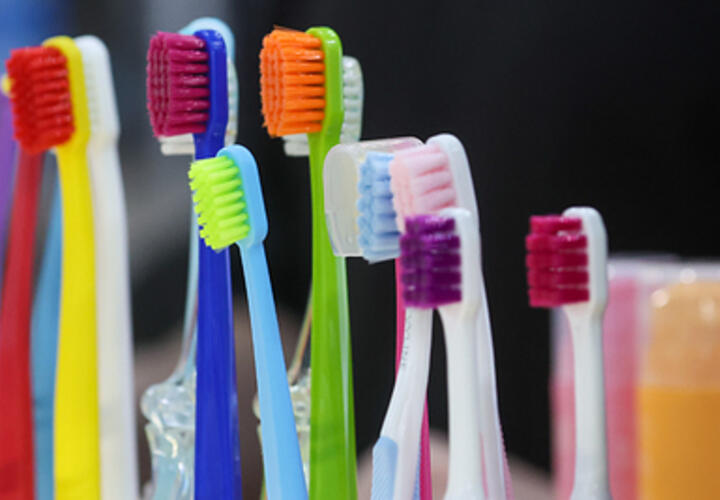 Три самые бесполезные процедуры у стоматолога назвал эксперт 