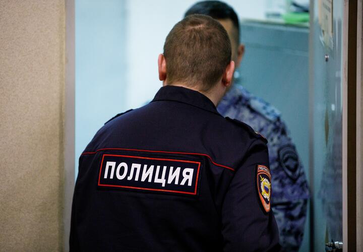 Педагога задержали при передаче денег