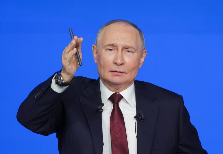 Владимир Путин открыл поликлинику в станице Павловская Краснодарского края