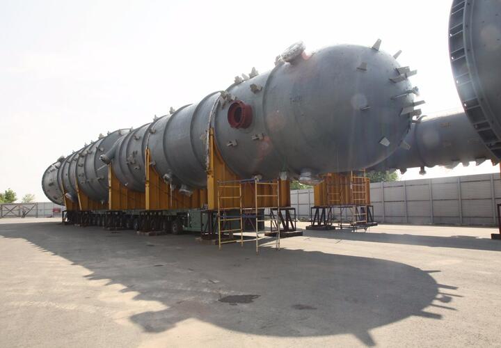 Выставлено оцепление: части БПЛА разлетелись у стадиона Галицкого в Краснодаре, загорелся Ильский НПЗ