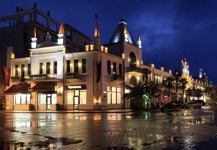 Владимир Бигвава вложил деньги и силы в восстановление гостиниц «Абхазии» и «Ткуарчала», но теперь лишён доступа к управлению