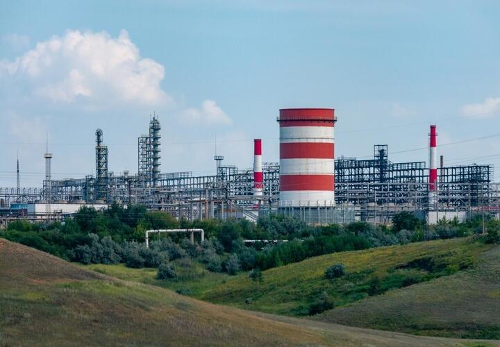 Нефтеперерабатывающий завод