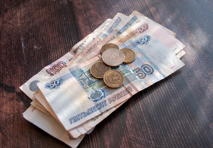 Миронов считает, что работающий человек не должен оказаться за чертой бедности