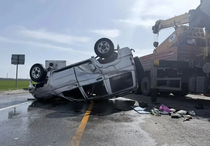Нелепое ДТП в Краснодарском крае: трое детей и юная девушка получили травмы