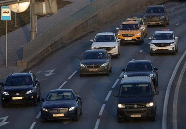 Проезд по платной магистрали от Краснодара до Крымского моста стал дороже,  что выбирают водители