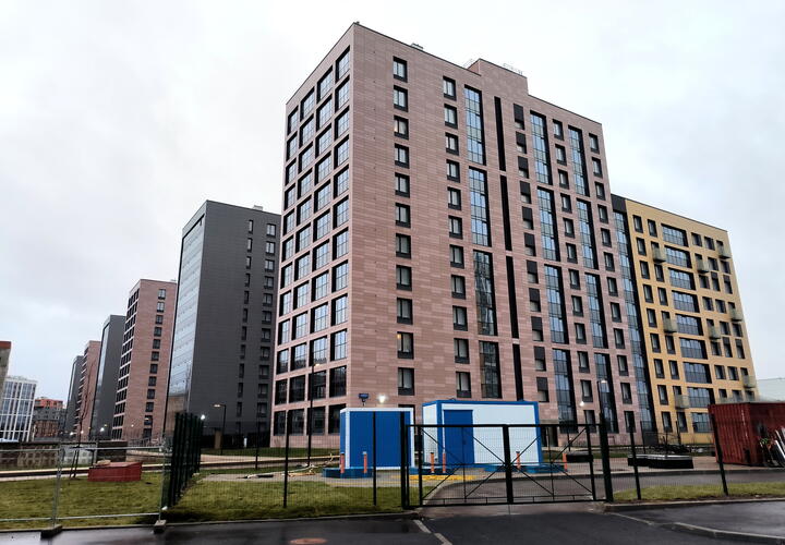 Большинство сделок проходят с ипотекой, студии и однушки раскупают быстрее всего