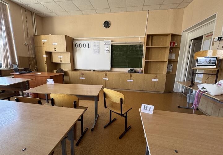 Власти попросили родителей оставить детей дома до отмены сигнала опасности