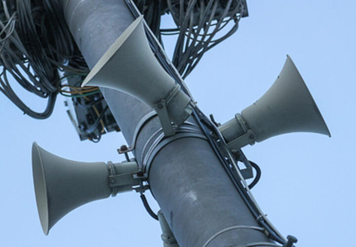 В Сочи сирены звучали 40 раз: почему оповещение срабатывает несколько раз во время одной атаки, рассказал мэр курорта Прошунин