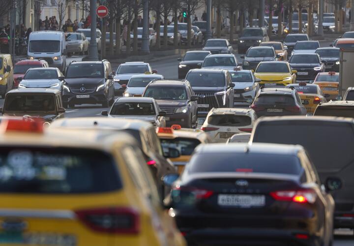 8‑балльные пробки образовались на дорогах Краснодара