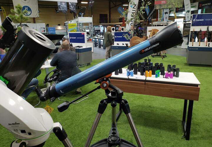 Две гигантские чёрные дыры сольются в одну, и случится это скоро