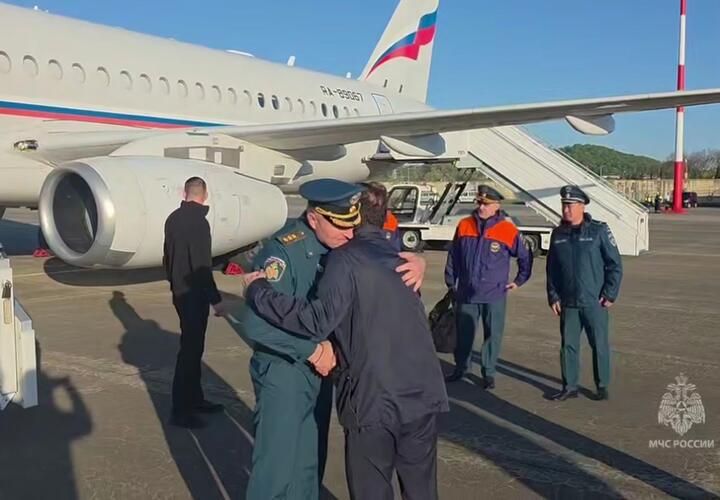 Экологическая катастрофа: что известно об ужасном пожаре на НПЗ в Туапсе? Прилетел вертолёт с главой МЧС по поручению Путина