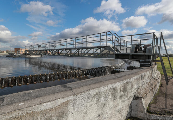 Кому в карман ушли деньги?