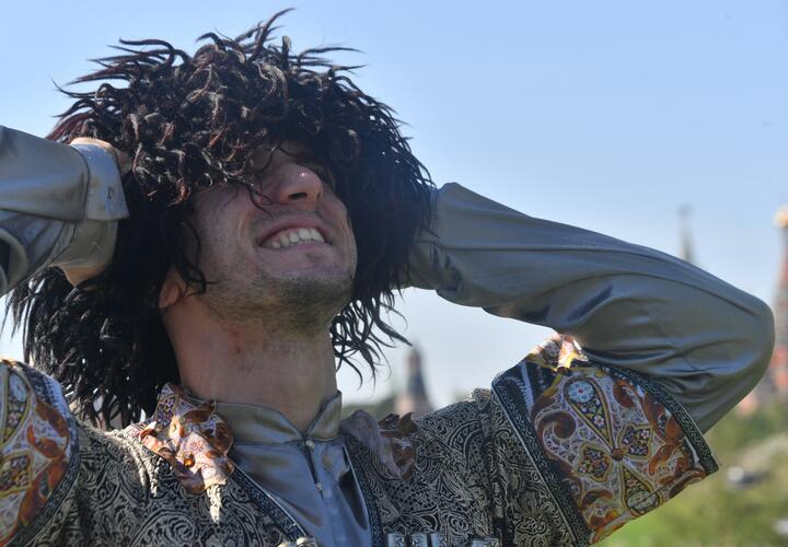 Как они это делают? Лживый кубанец пообещал вложить деньги в бизнес дагестанца, но в итоге сам забрал у него 200 тысяч