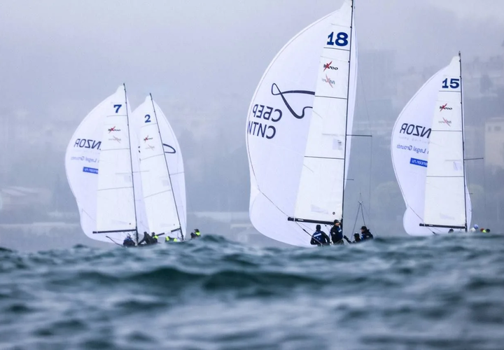 Непростая борьба под проливным дождём: финальный этап парусных гонок «Кубок Тензор Элит 2025/2026» прошёл в Сочи