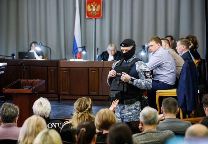 Служители Фемиды сами брали взятки и нарушали закон «направо и налево»