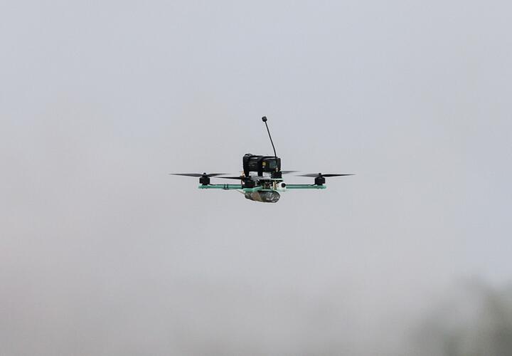 Дрон в небе