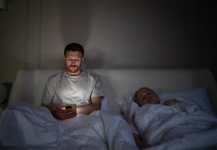 Врач рассказал, как недосып влияет на давление, сердце и состояние сосудов