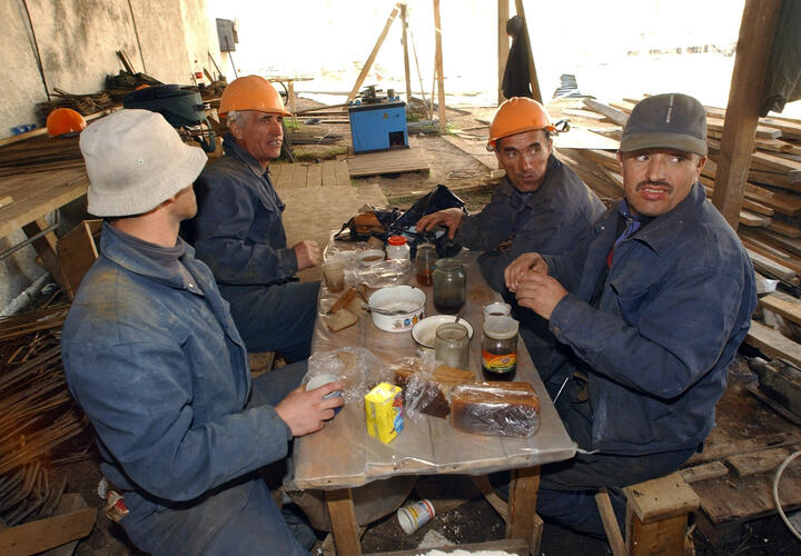 Право на обед: что делать, если заставляют работать в перерыв