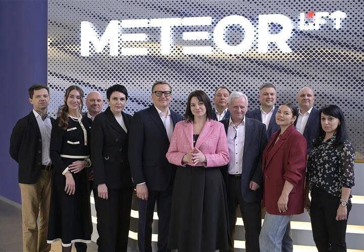 Группа компаний ТОЧНО (владелец – бизнесмен Николай Амосов) заключила соглашение о партнерстве с METEOR Lift – крупнейшим производителем лифтового оборудования в России