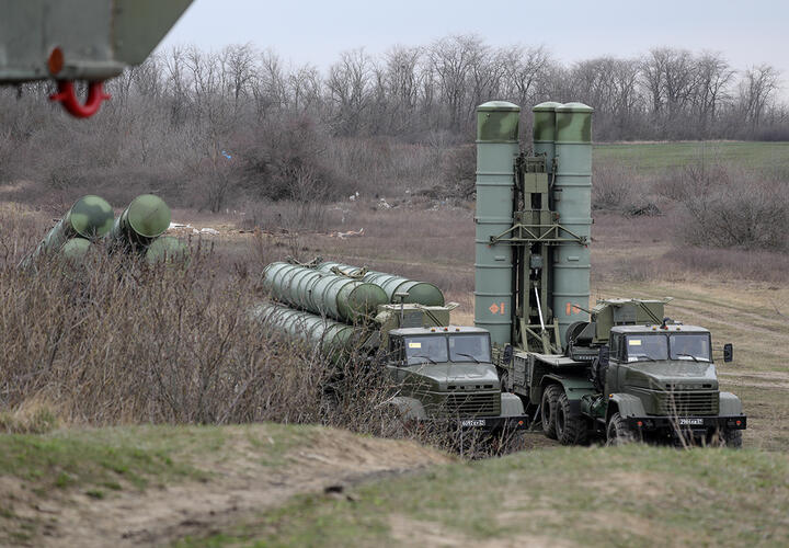 Угроза с моря: российская ПВО целый день сбивает дроны. Где?