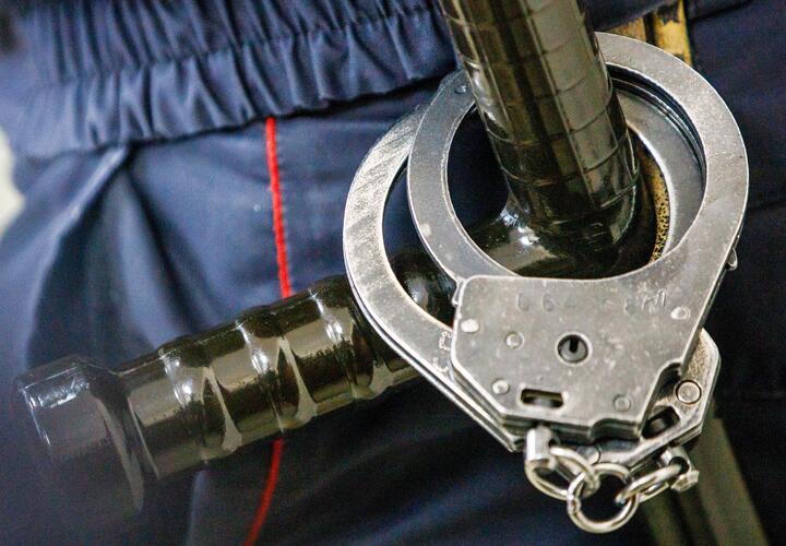 В Ростове капитан полиции избил человека, который даже не сопротивлялся