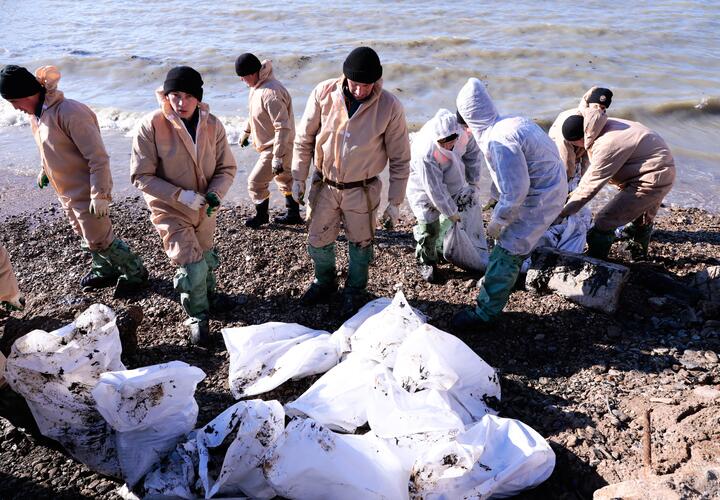 Очистка прибрежной зоны от мазута