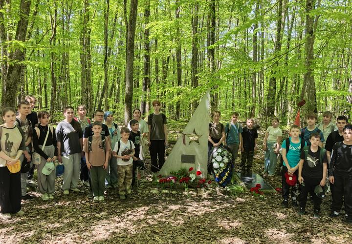 Фонд Точно ДОБРО организовал поход для детей участников СВО в урочище «Поляна смерти», посвященный Победе в Великой Отечественной войне