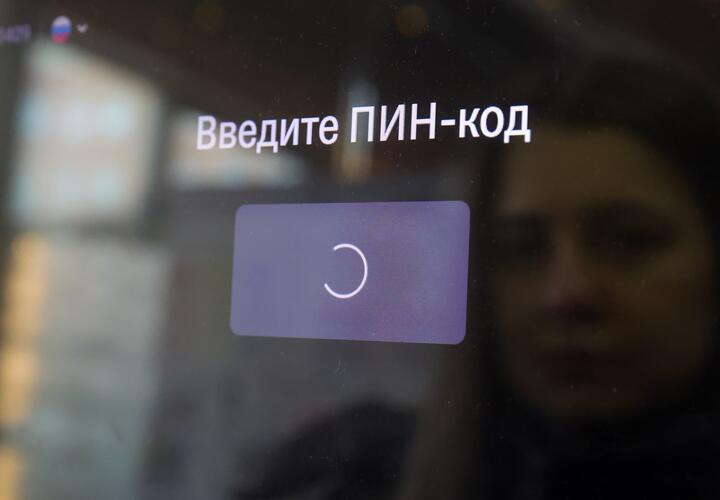 Почти 75% южан воспользовались бы помощью человекоподобного робота в отделении банка, при этом 31% граждан сделали бы это без колебаний. Однако четверть опрошенных хотят общаться только с живыми сотрудниками, показал опрос ВТБ, проведенный к ПМЭФ-2026