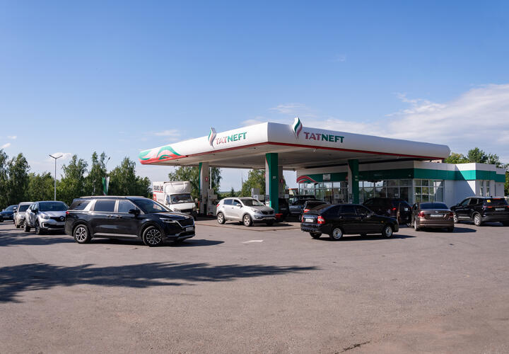 500 рублей за 4 минуты: в Новороссийске сильно подорожало такси. Заправленных машин не хватает. В Краснодаре ситуация другая