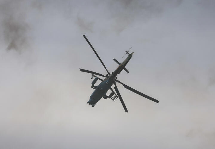 Боевой вертолёт США потерпел крушение у Ормузского пролива, число жертв землетрясения на Филиппинах выросло до 37: что произошло, пока вы спали