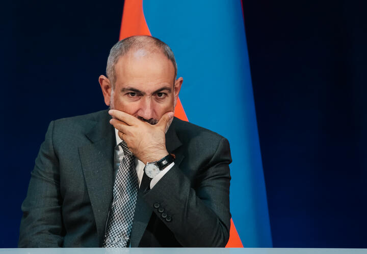 Разнимать депутатов пришлось силовикам и мэру