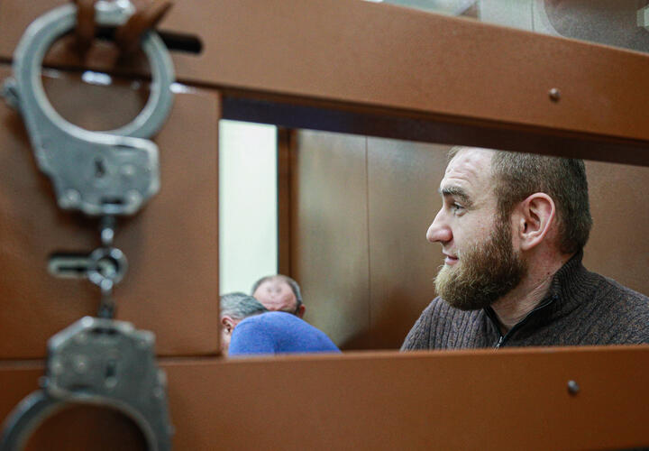 До этого он просил разрешить ему трудиться в других цехах