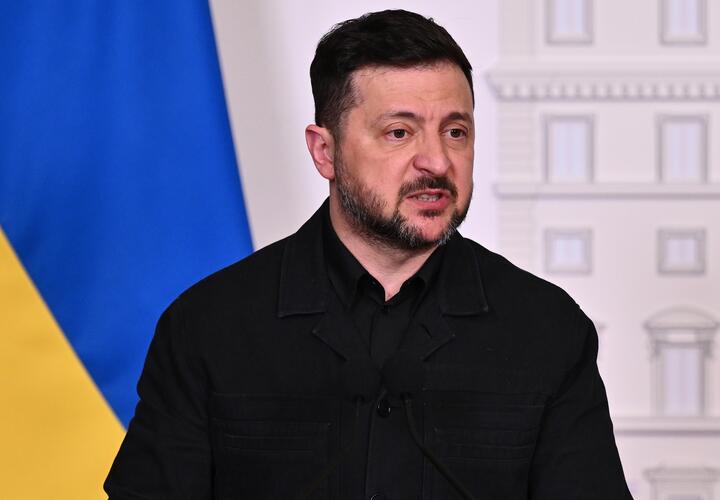 «Писал тем же способом, что и играл на рояле»: экс-нардеп раскритиковал Зеленского за открытое письмо России 