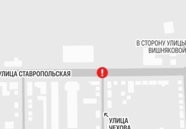 На перекрестке Ставропольской и Чехова в Краснодаре сузят проезд на период ремонта «ливневки» 