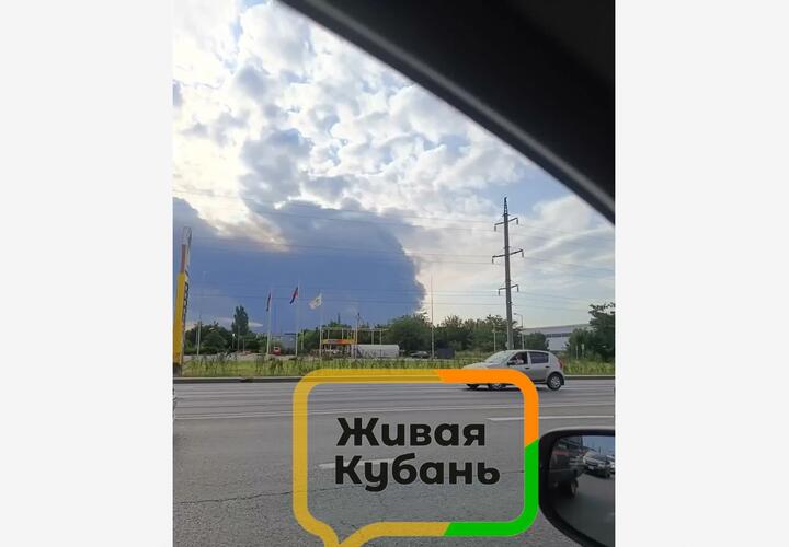 Ночная атака БПЛА на Краснодар: пожар вспыхнул на складах. Есть пострадавшие