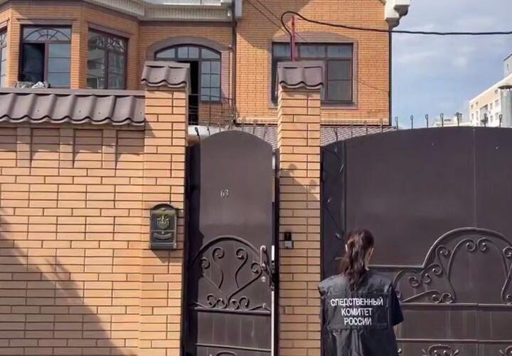 Женщина и маленький ребенок остались живы