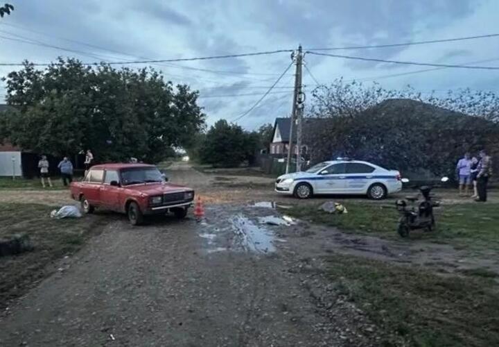 Пьяный мотоциклист врезался в легковушку в станице Ладожской — пострадал семилетний ребёнок 