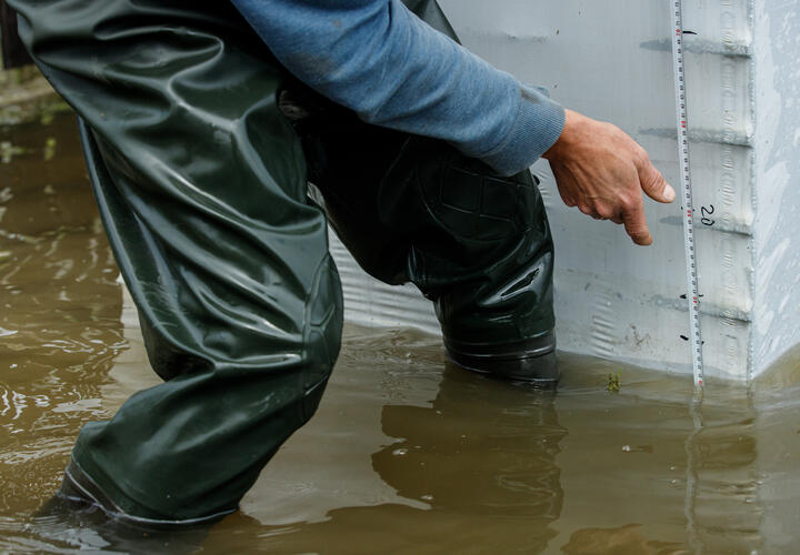 В Сочи ЖК ушёл под воду, а горожане обвинили власть. Местные паблики наводнили гневные комментарии 