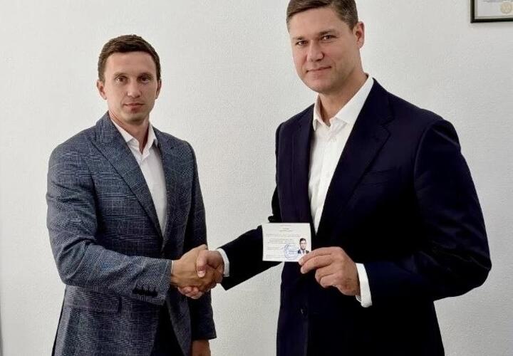 Встречи с жителями, выезды на места и решение проблем: Сергей Алтухов продолжит работу в Черноморском округе 